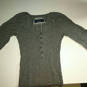 American eagle shirt stretches